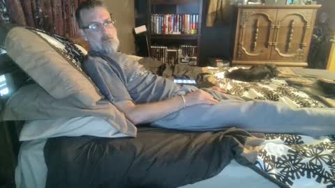 itsjustme81872 online show from September 13, 2025, 12:05 pm