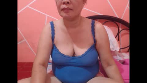 Snapshot of itsme_kitty chatting on April 9, 2026, 12:43 am Kitty online show from April 9, 2026, 12:43 am
