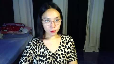 itsmehotqueen online show from May 8, 2026, 11:37 am
