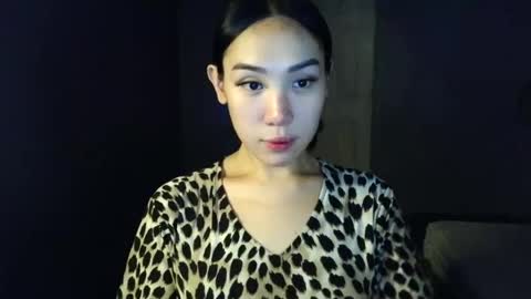 itsmehotqueen online show from June 18, 2026, 10:19 am
