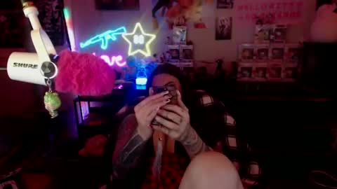 Nicki Foxx online show from October 24, 2025, 4:20 am