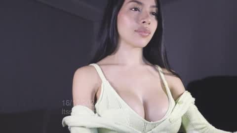 Snapshot of itsssssssme_lana chatting on December 17, 2024, 2:12 am itsssssssme_lana online show from December 17, 2024, 2:12 am