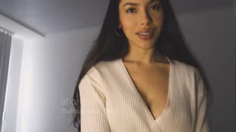 Snapshot of itsssssssme_lana chatting on January 7, 2025, 6:35 pm itsssssssme_lana online show from January 7, 2025, 6:35 pm