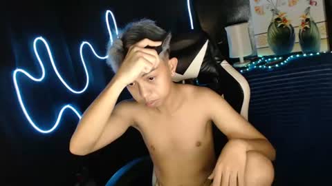 Snapshot of itsyourcummerboy_xx chatting on June 15, 2026, 1:46 pm Kyle online show from June 15, 2026, 1:46 pm