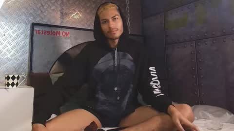 itszairen online show from February 12, 2026, 4:29 am