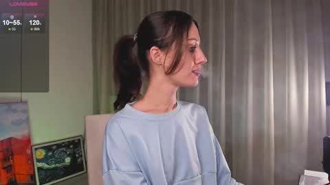 Kira online show from January 7, 2026, 1:13 pm