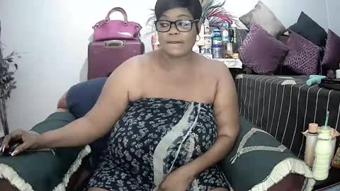 itumeleng74 online show from February 1, 2025, 6:40 pm