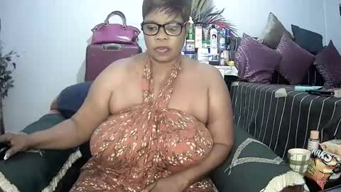 itumeleng74 online show from February 4, 2025, 5:21 am