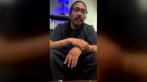 Frederect Cumms online show from April 4, 2026, 10:40 pm