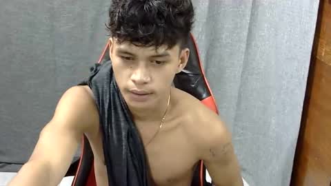 Snapshot of itzme_john chatting on April 22, 2026, 12:57 am itzme_john online show from April 22, 2026, 12:57 am