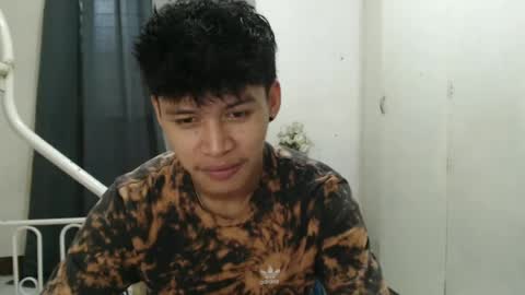 Snapshot of itzme_john chatting on June 19, 2026, 5:01 am itzme_john online show from June 19, 2026, 5:01 am