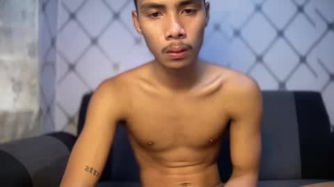 itzme_urboy online show from May 13, 2026, 3:26 am