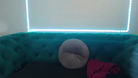 ivanacharm online show from January 15, 2026, 4:28 am