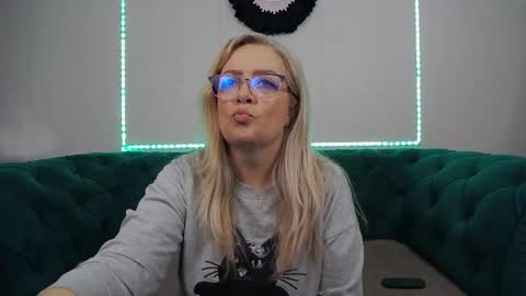 Snapshot of ivanacharm chatting on February 17, 2026, 4:31 am ivanacharm online show from February 17, 2026, 4:31 am