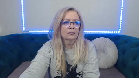 ivanacharm online show from April 28, 2026, 3:33 am