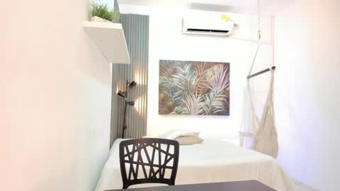 ivania_lua online show from May 12, 2026, 11:07 am