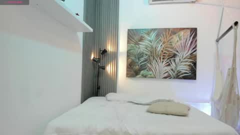 ivania_lua online show from May 14, 2026, 11:17 am