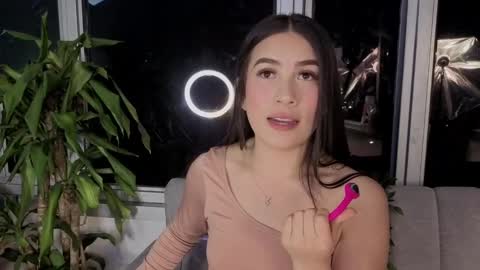 Snapshot of ivanna_west chatting on September 23, 2025, 10:29 am Ivanna West online show from September 23, 2025, 10:29 am