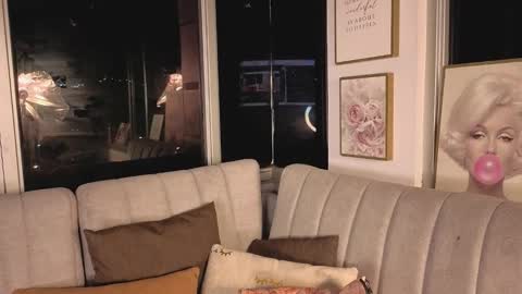 Ivanna West online show from November 6, 2025, 9:54 am