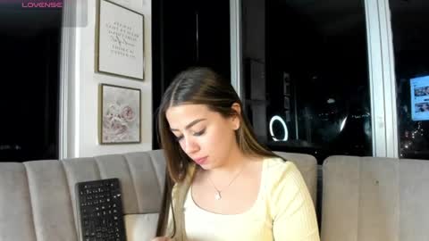 Snapshot of ivanna_west chatting on June 24, 2026, 9:52 am Ivanna West online show from June 24, 2026, 9:52 am
