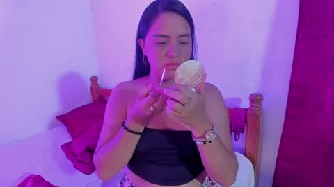 ivannaa18 online show from May 25, 2026, 2:06 am