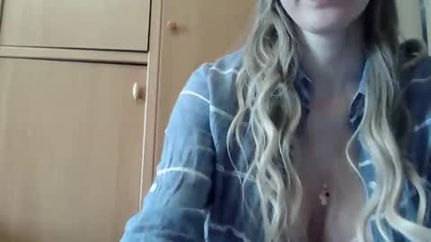 ivetta911 online show from February 15, 2026, 9:41 am