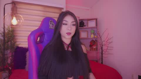 iveet  online show from November 12, 2025, 1:44 pm