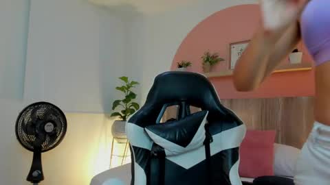 I V E T T E online show from May 2, 2026, 7:30 pm