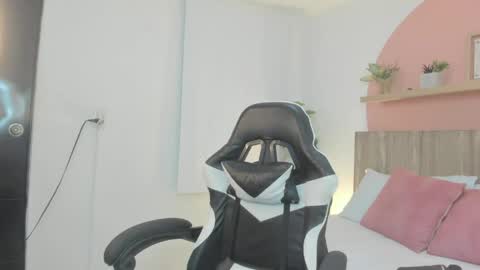 I V E T T E online show from May 23, 2026, 7:29 pm