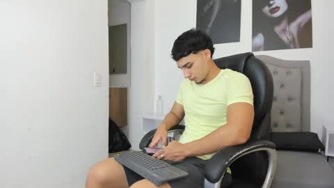 Snapshot of ivo_beischel chatting on September 11, 2025, 11:32 am Ivo Beischel online show from September 11, 2025, 11:32 am