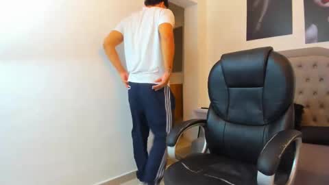 Snapshot of ivo_beischel chatting on September 18, 2025, 11:23 am Ivo Beischel online show from September 18, 2025, 11:23 am