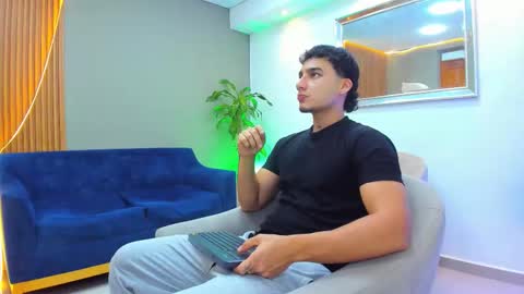 Snapshot of ivo_beischel chatting on November 6, 2025, 8:43 pm Ivo Beischel online show from November 6, 2025, 8:43 pm