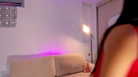 Ivon online show from September 14, 2025, 6:29 pm