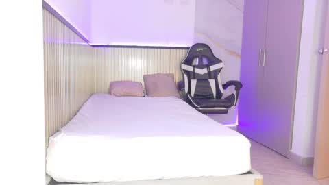 Snapshot of ivone_rose_ chatting on October 12, 2025, 12:37 pm Ivon online show from October 12, 2025, 12:37 pm