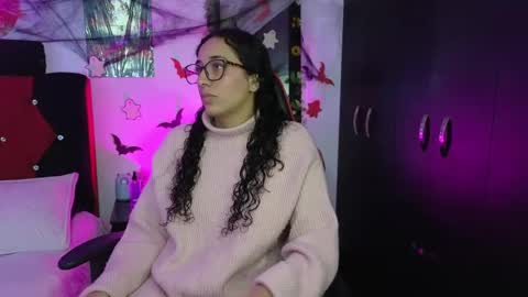 Snapshot of ivonemoon chatting on October 8, 2025, 3:53 pm ivonemoon online show from October 8, 2025, 3:53 pm