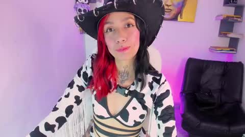 Ivonne  online show from October 27, 2025, 12:53 pm