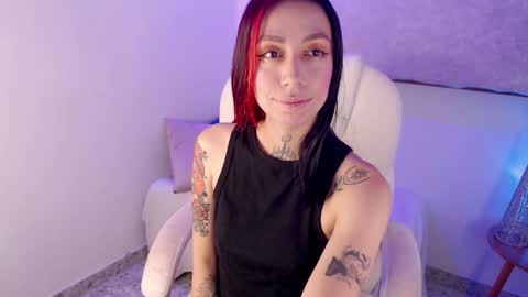 Ivonne  online show from November 19, 2025, 1:22 pm