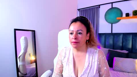 Snapshot of ivonne_4 chatting on February 6, 2026, 1:14 pm Ivonne online show from February 6, 2026, 1:14 pm