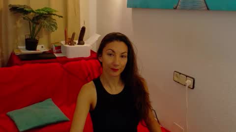 Ivonne online show from May 26, 2026, 7:59 am