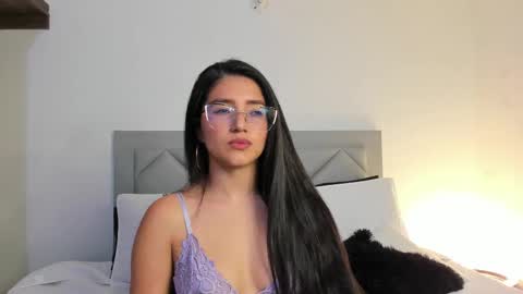 Ivonne Lennox online show from February 7, 2025, 3:01 am
