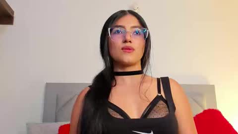 Ivonne Lennox online show from February 17, 2025, 9:19 pm