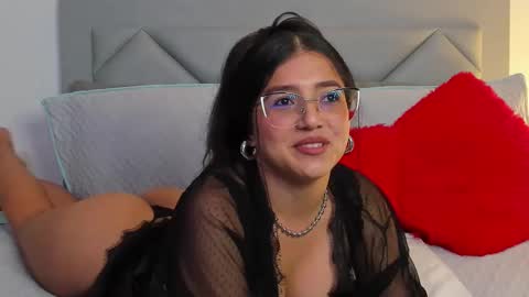 Ivonne Lennox online show from February 25, 2025, 7:58 pm