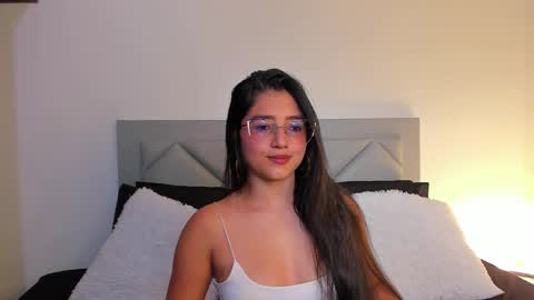 Ivonne Lennox online show from March 11, 2025, 7:25 pm