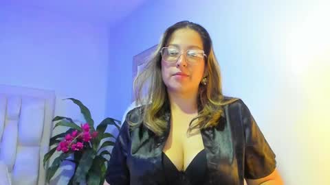 Snapshot of ivonny_04 chatting on September 29, 2025, 4:01 pm N A T H A L Y online show from September 29, 2025, 4:01 pm