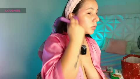 Snapshot of ivonnygoldie chatting on May 13, 2026, 1:47 am Ivonny online show from May 13, 2026, 1:47 am