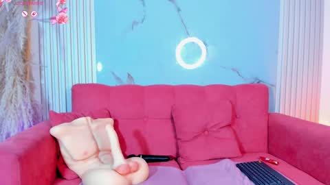 ivonymiller online show from September 26, 2025, 8:24 pm