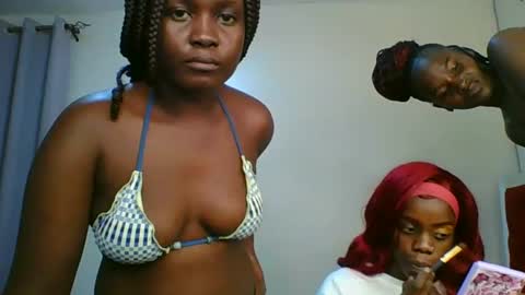 Snapshot of ivory_mae chatting on July 9, 2026, 6:12 pm ivory_mae online show from July 9, 2026, 6:12 pm