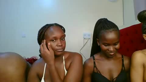 Snapshot of ivory_mae chatting on July 12, 2026, 4:25 am ivory_mae online show from July 12, 2026, 4:25 am