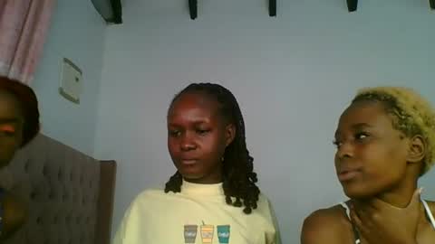 Snapshot of ivory_mae chatting on July 21, 2026, 7:27 pm ivory_mae online show from July 21, 2026, 7:27 pm