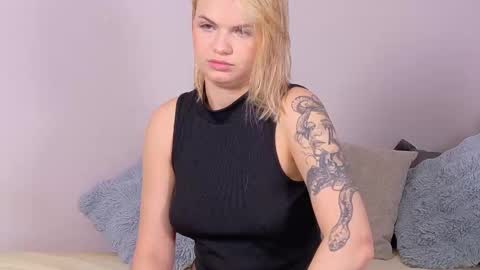 ivory_soule online show from February 15, 2026, 5:20 pm